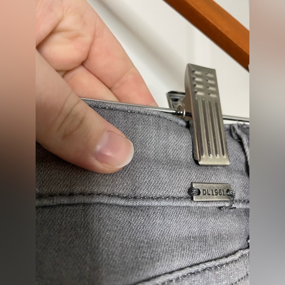 DL1961 Florence Instasculpt distressed high rise skinny jeans in grey wash - Picture 6 of 12
